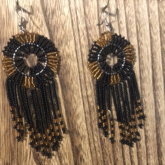 Circular to handmade beaded earrings - Picture 4 of 5